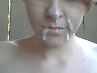 teen babe slutting on webcam