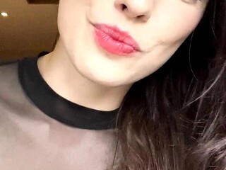 Brunette Solo Webcam Masturbation