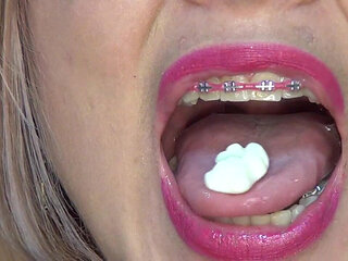 Swallowing Lots of Gummi Bears at Same Time!!