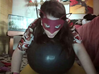 Title: Black Latex Dominance: Nicoletta&rsquo_s Giant Balloon Inflation &amp_ Friction Tease (Looning &amp_ Squeak POV)