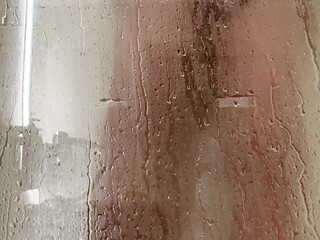 Twink showering