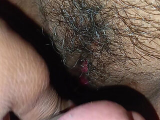 Peli cudai ladki ki choti cut me