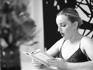 Ode to Hysterical Literature Featuring Charlie Forde, Amber Moore