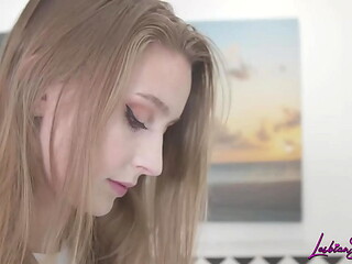 LESBIANSEXUALITY LILLY BELL   LANEY GREY