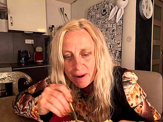 self fisted to orgasm at lunchtime