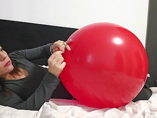 Humping a Mega Balloon Non Pop, Blowing