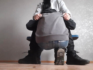 My married neighbor licks my pussy in her uninhabited apartment so that her husband doesn't find out about it