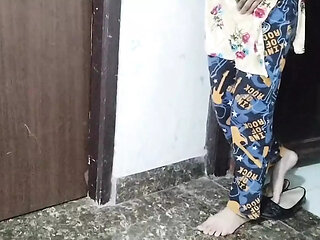 Buaa ki step daughter ko ghar me jabar dasti pakad ke pel diya
