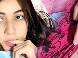 Yulieth Gomez Pounds Pussy Then Slams Her Ass