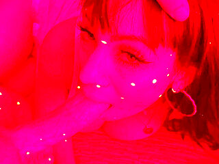 Cheating Arab Hotwife Tries Arab Cock