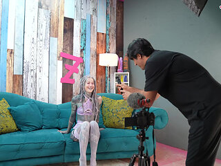 DREADHEAD CHICK wild fucked and creampied by Fit white man