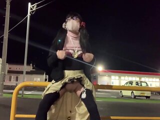 Self-training No. 41: Tackle Pussy Exposure In Progress At Shopping Mall Parking Lot