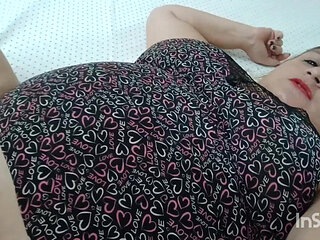 Aunty Cute and Big Pussy
