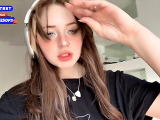Tinder Teen with Big Ass Gives First Handjob and Masturbates on Facetime