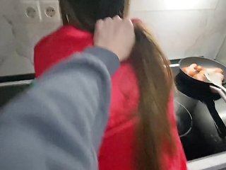 Fucking my stepsister in the kitchen while she cooks di...
