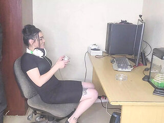 Hot Indian Gamer Girl Fucks For Rent - Amateur Homemade Sex