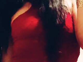 Sexy Latina shows off her big ass in spicy dance performance