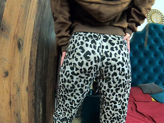 Homewear Twerk Tease - Big Ass Jiggle & No-panties Vibes