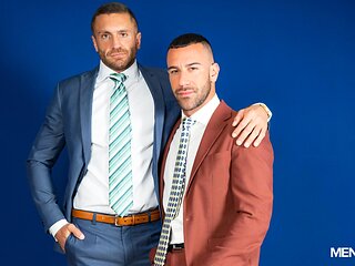 The Boss And The Intern - MENatPLAY