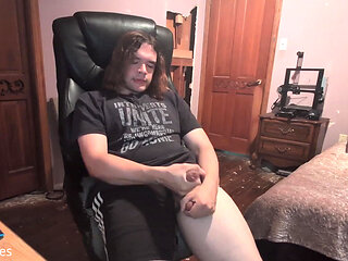 Rubbed one out before leaving to the gym!