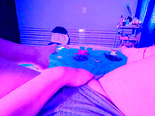 Colombian girl records herself masturbating and sends it to her teacher to pass the year