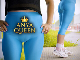 156 Goddess Anyas Tight Blue Leggings: Provocative Yoga Pants Ass Show
