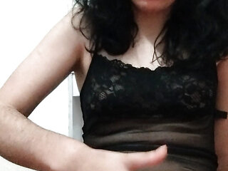 Hairy Menina masturbates nua...