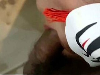 College girlfriend gives a sloppy blowjob in hotel