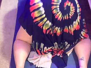 BBW Does Peek a Boo Yoga