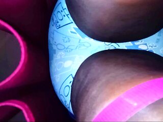 BlueGirl70 Crotch Close Up