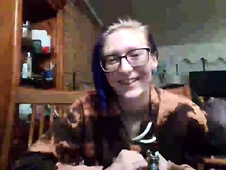 Amateur webcam girl masturbate big dildo