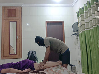 Took Didi to the Hotel and Gave Her a Massage, Then Hot Body Nehari