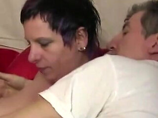 Threesome action with hairy mature chicks