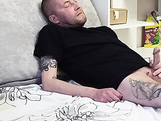 my hand job ended with a blowjob from my mother-in-law with swallowing cum