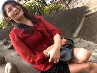 M950G09 A frustrated lonely busty mature woman who spends her time on delusional masturbation 3 times a week makes her long-awaited wish come true in AV and drowns in pleasure