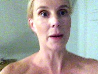 Close up MiLF getting it in the ass