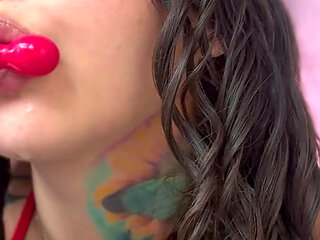 The Tattooed Girl with the Shaved Pussy Does a Dirty Ass to Mouth