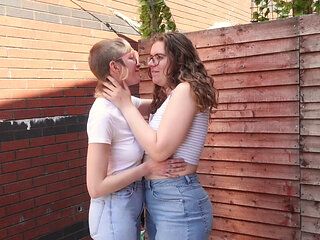 Lesbian Kissing & Jeans Wetting W Rosa & Carrie