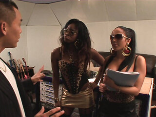 Sex threesome Romana Ryder and Jasmine Webb are sluts with