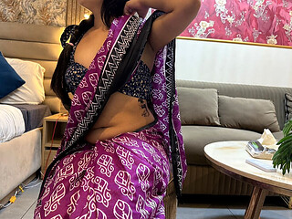 After Uncle Went to Office, I Broke the Seal of Aunty's Pussy