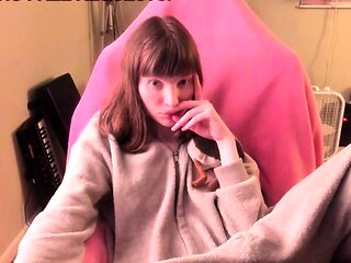 Amateur Webcam Teen Masturbates And Teases