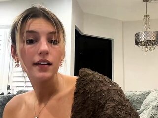 Amateur Teen Dances and Teases Solo on cam