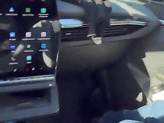 Je Vide Les Couilles Du Mec Dans Sa Voiture