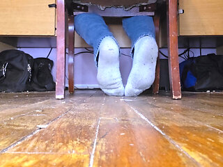 Enby teases you with their soles