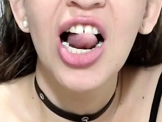 Amateur Webcam Teen Masturbates And Teases