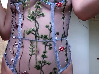 Amateur Webcam Babes Going Solo