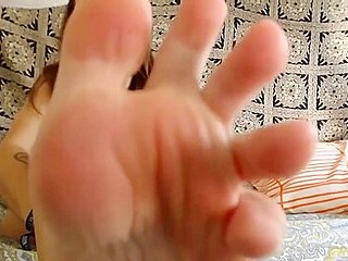 Chubby Brunette Spits On Her Sexy Toes And Shows It To ...