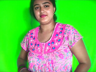 Very poor desi maid fucked by her boss, for extra Salery Boss offered to maid Gifts and Fuck her Hindi Audio