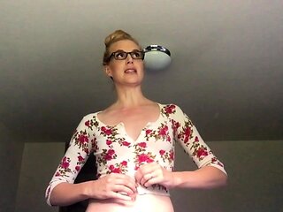 Cumshot amateur MILF suck and jerks dude in the bedroom