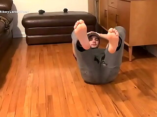 oh someone'_s feet is about to get fucked. - DannyStoneXXX